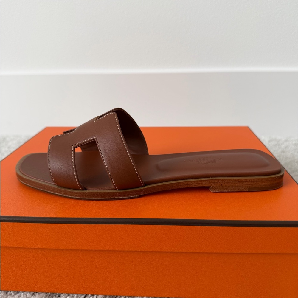 Hermes Oran Leather Sandals - Excellent Condition, Worn Once - Picture 3 of 16